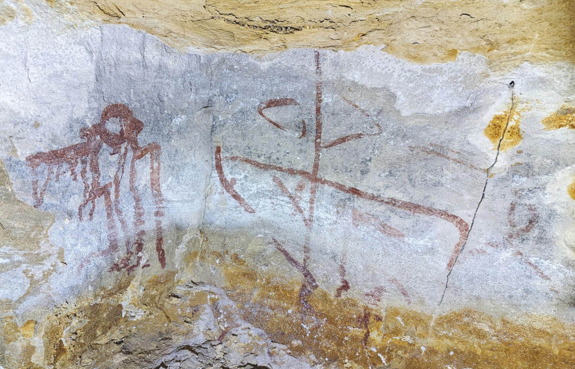 Enigmatiques indications peintes en rouge laissees par un ouvrier egyptien a l epoque du creusement dans la galerie situee a l ouest de la chambre funeraire franck monnier