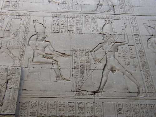 Sacrifice d une gazelle sethien et ce devant horus