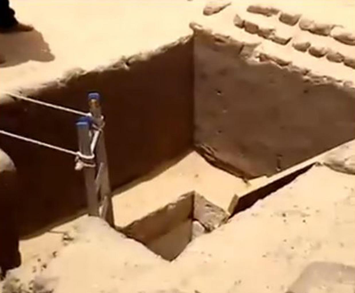 http://www.livescience.com/59100-catacomb-filled-with-mummies-discovered-egypt.html