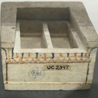 Une boîte calcaire datant de la période ptolémaïque excavée par Garstang