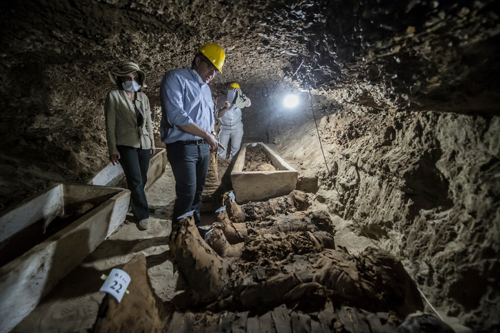 17 momies decouvertes, catacombes à Touna-Gabal à 200 km du Caire