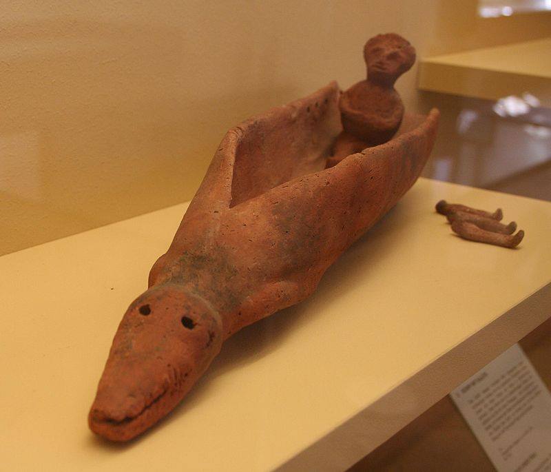 Boat in the forme of crocodile_NAGADA II_