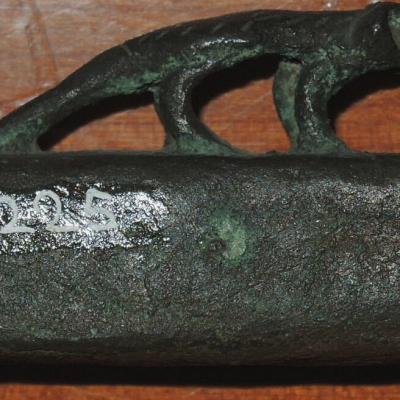 E 19225 ; MG 1716