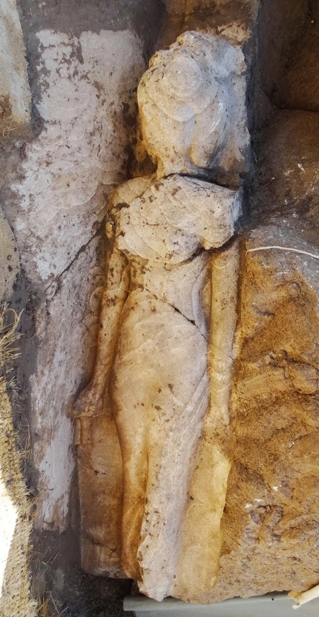 E anunciada a descoberta de estatua da princesa isis.