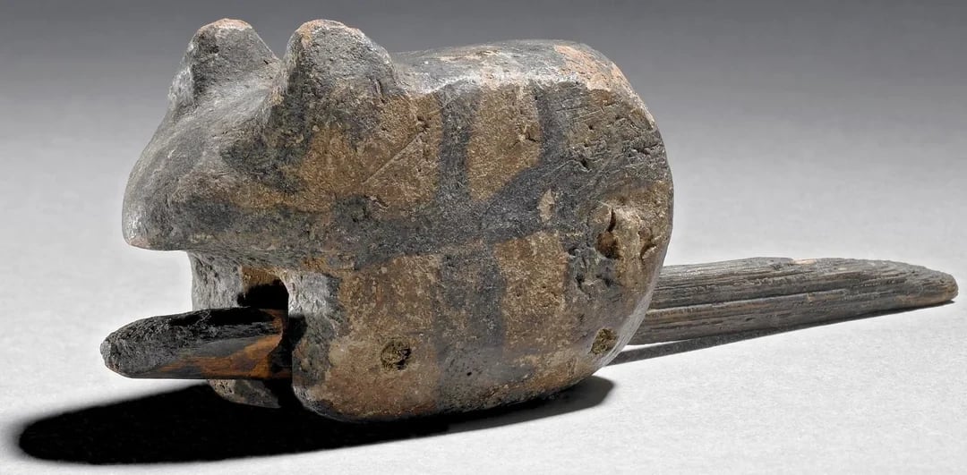 Jouet d enfant en bois representant une souris 