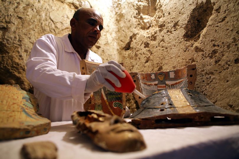 Redécouverte à Draa Abou el-Naga, décembre 2017, deux anciens hypogées de 3500 ans à Thèbes, en Égypte ancienne !