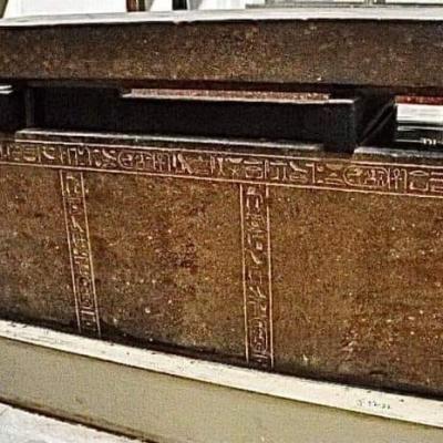 Sarcophage de hatshepsut musee du caire je 47032