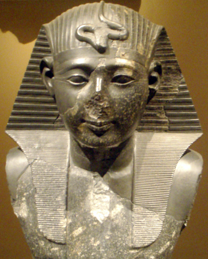 Statue du pharaon Seti I...