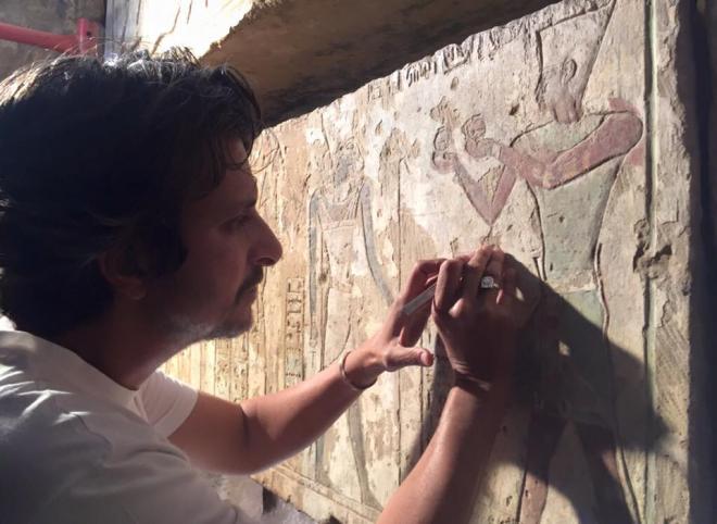 [Cleaning test of wall paintings of the small temple of the 18th dynasty of Hatshepsute & Thutmosis III-The Oriental Institute of Chicago University 2016