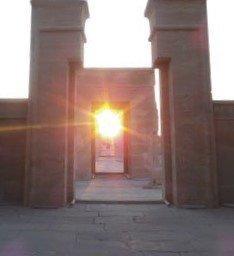 Lallineamento del sole al portale del tempio di hibis ph youm7 com