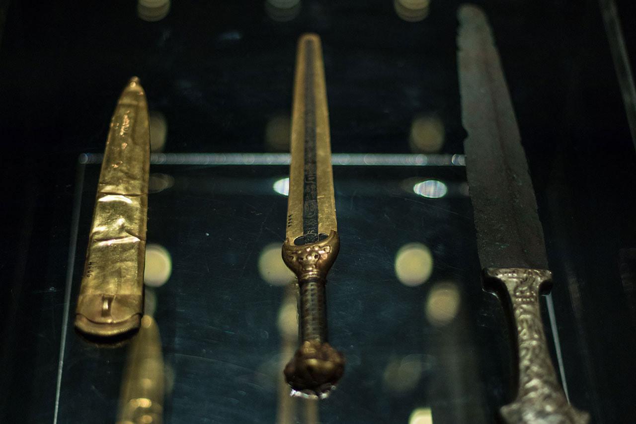 Les poignards ceremoniels du roi ahmose musee luxor