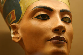 Nefertiti kohl