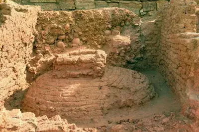 Silo grains antique decouverte archeologique kom ombo haute egypte