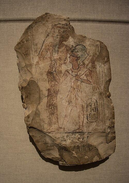 Une des pieces decouvertes de la mission espagnole travaillant avec le bras d abou el naga